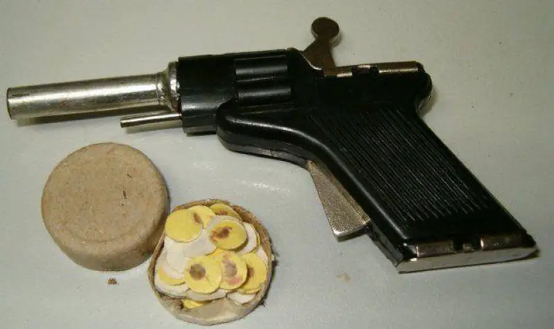 detská pištoľ na kapsle